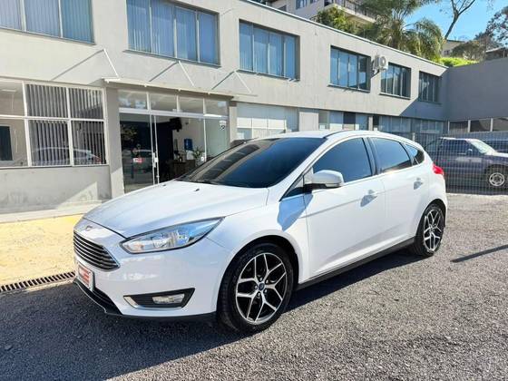FORD FOCUS 2.0 TITANIUM 16V FLEX 4P POWERSHIFT FORD FOCUS 2.0 TITANIUM 16V FLEX 4P POWERSHIFT